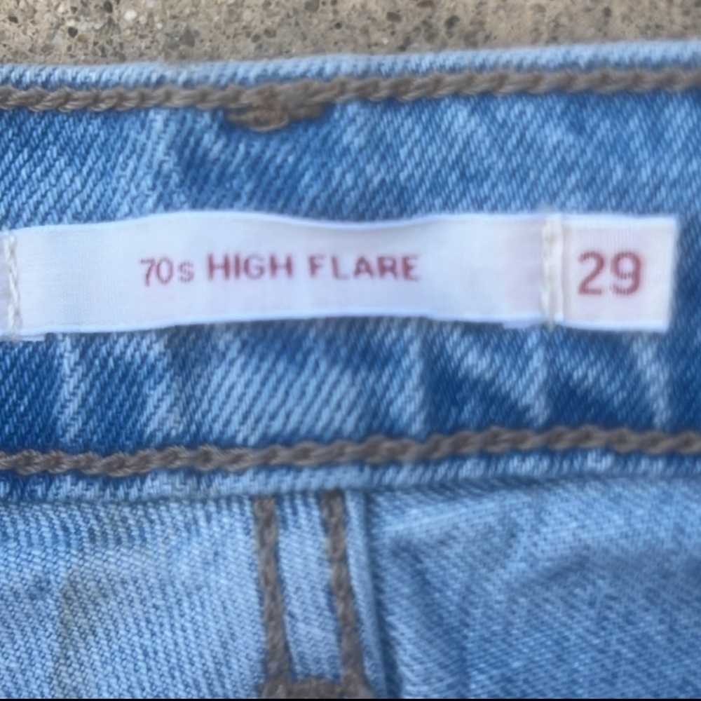 Levi's Women's High Rise 70's Flare Light Wash Jeans Size 29 - Picture 7 of 9